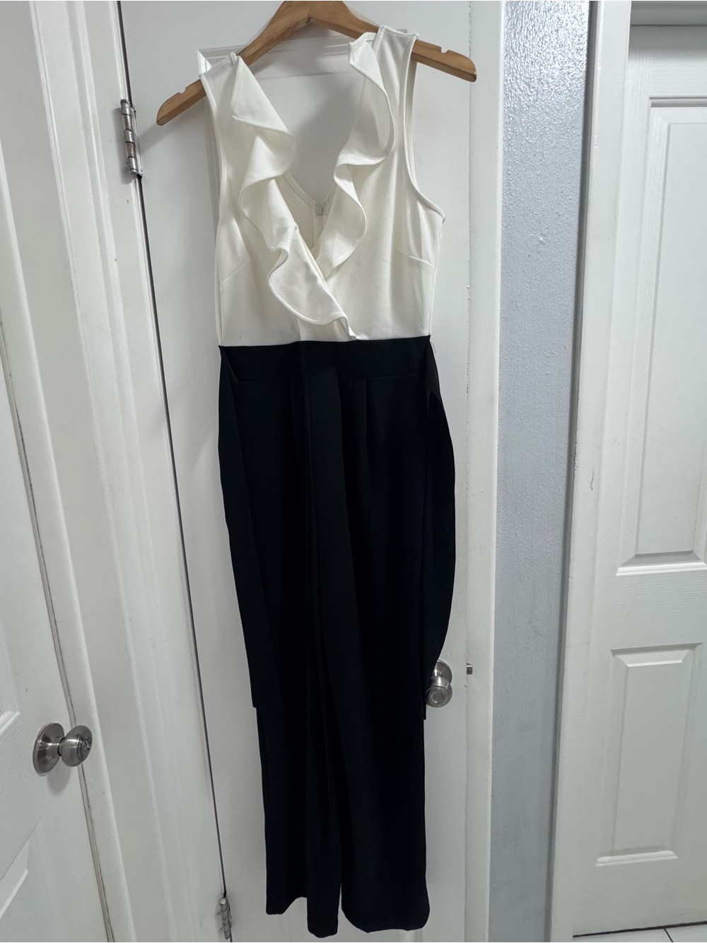 NEW NEVER WORN Wrapper Black & White Ruffle V-Neck Sleeveless Jumpsuit